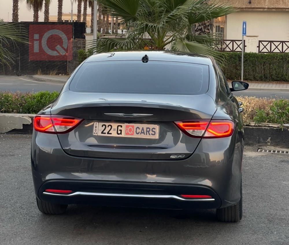 Chrysler 200